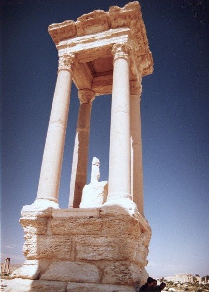 palmyra-syria-ruins-012