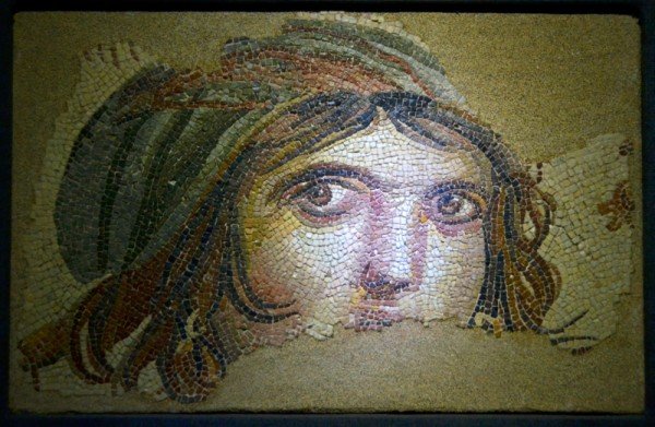 gaziantep-zeugma-gypsy-girl-mosaic